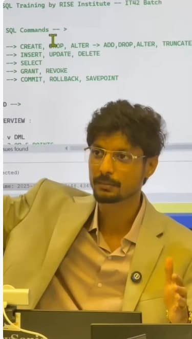 Ashish Barde taking a live SQL session at Rise Institute